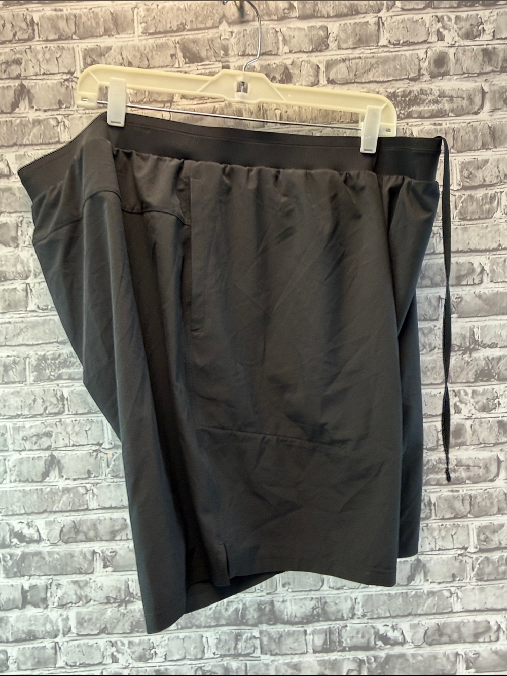 Fabletics shorts - Picture 3 of 8